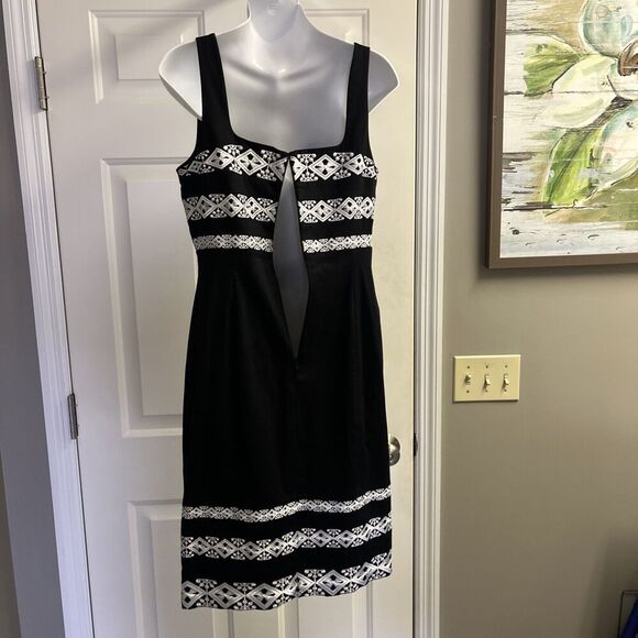 White House Black Market Black Dress Embroidered White Square Neck Strap- Size 6 - Picture 8 of 11